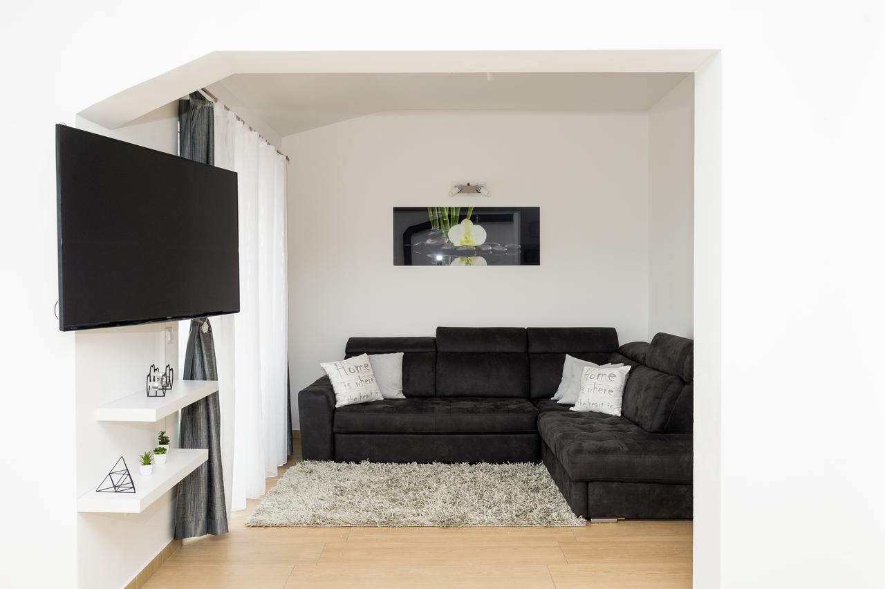 Apartments Sky شيبينيك المظهر الخارجي الصورة